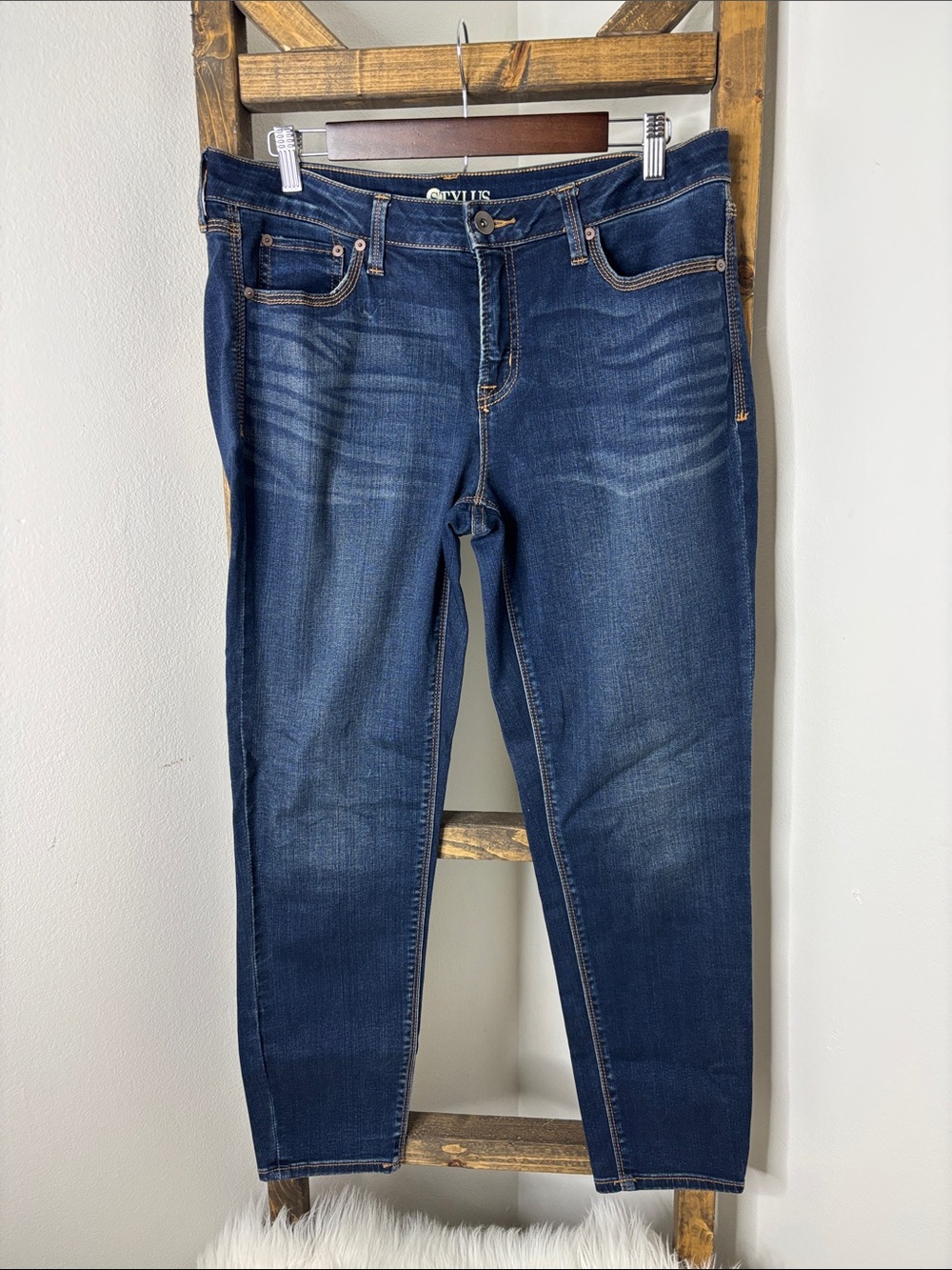 STYLUS Skinny Ankle Jeans in Dark Blue Size 12/31